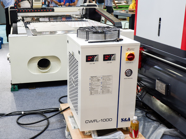 �¿ڼ����и����Ϊ��һ����������