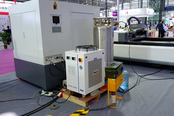 �жϼ����и������ľŴ��׼