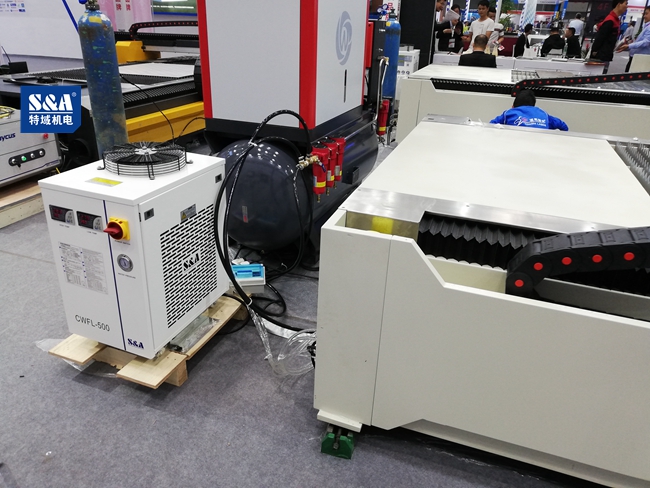 �����и��